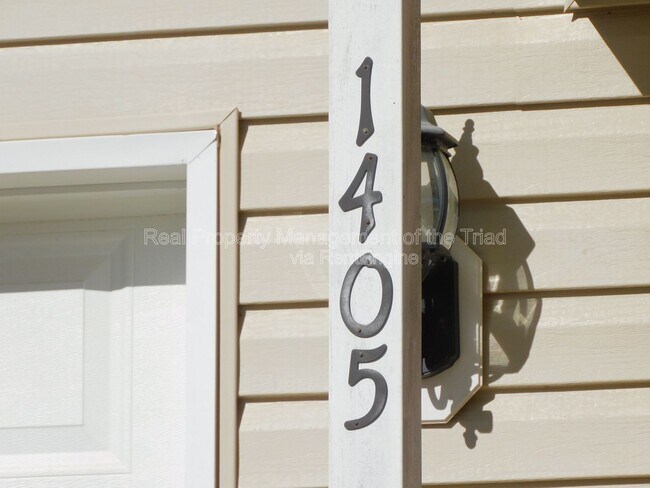 Foto del edificio - 1405 Asher Downs Dr