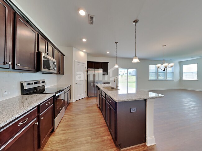 Foto del edificio - 109 Twin River Dr