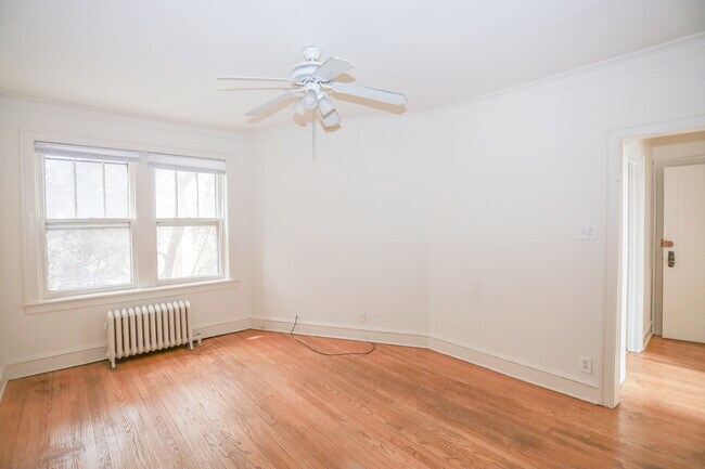 Building Photo - 4911 N Glenwood Ave