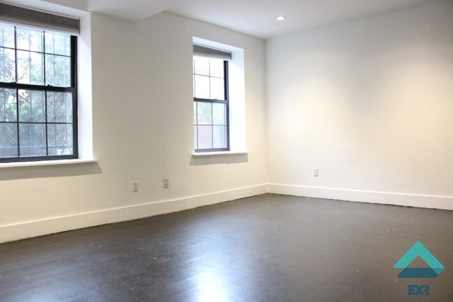 Building Photo - 167 N 6th St