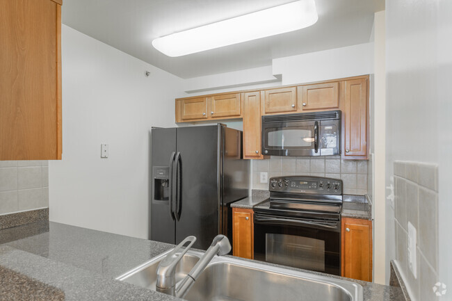 2BR, 2BA - 1066SF - Elme Bethesda