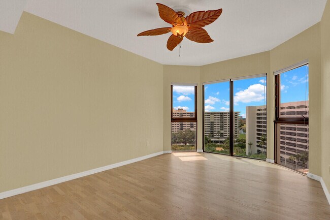 Foto del edificio - 370 Golfview Rd