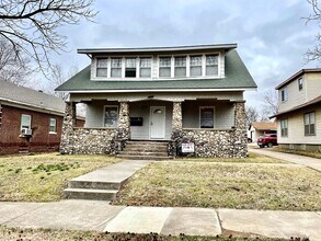 Building Photo - 110 W Lindburg St