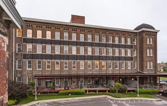 Foto del edificio - 1350 Rosa L Parks Blvd