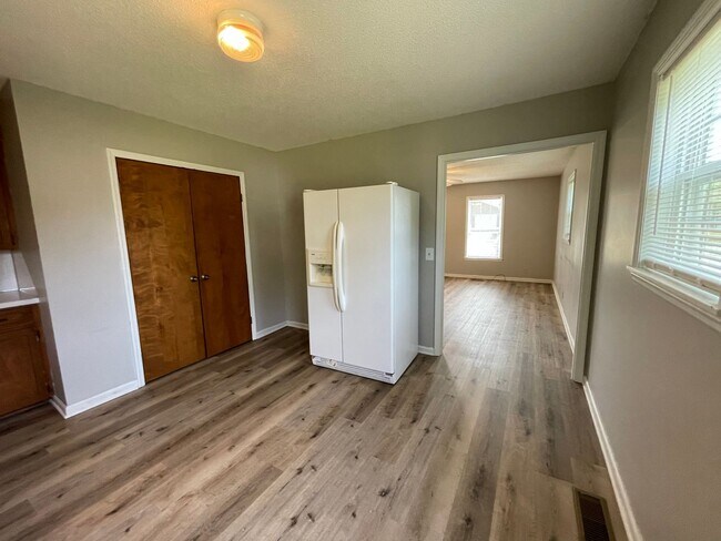 Building Photo - 908/910 Bagwell drive