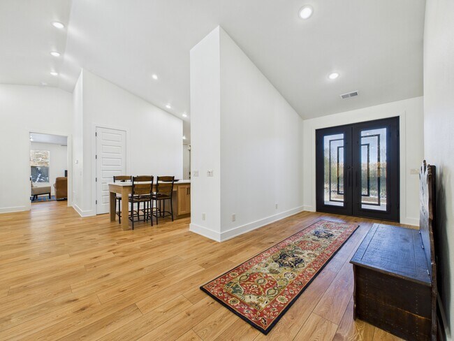 Building Photo - 103 Coker Ln