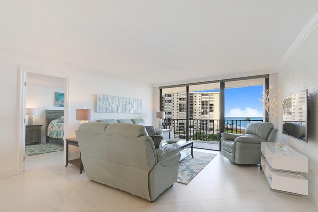 Foto del edificio - 100 Ocean Trail Way