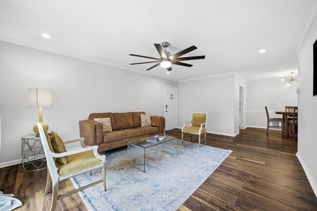 Foto del edificio - 4739 Hedgemore Dr