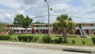 Building Photo - 3001 C.R. Smith St