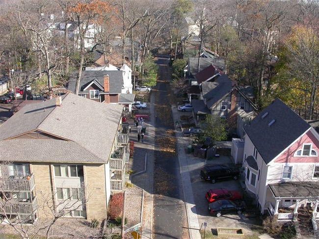 Foto del edificio - 701 S Forest Ave