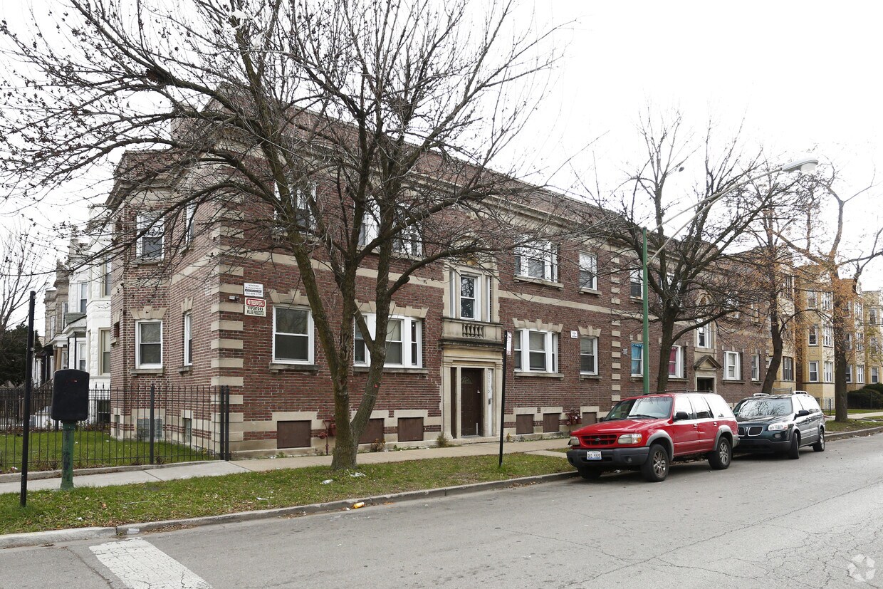 Primary Photo - 2203 S Ridgeway Ave