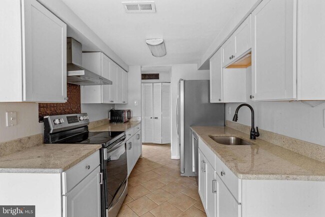 Foto del edificio - 121 Aspen Ct