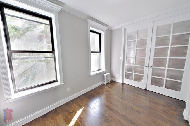 Foto del edificio - 346 E 18th St