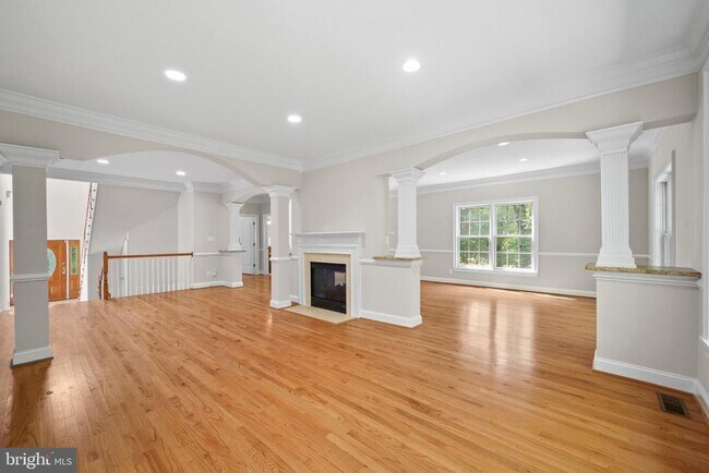 Foto del edificio - 1310 Forestwood Dr
