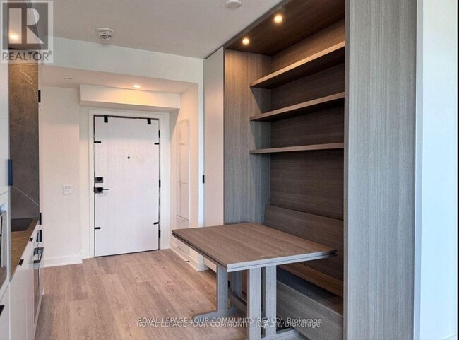 Photo du bâtiment - 55 Charles St E