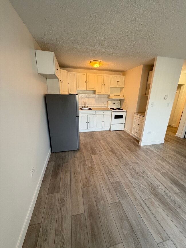 Building Photo - 1909 on 12th