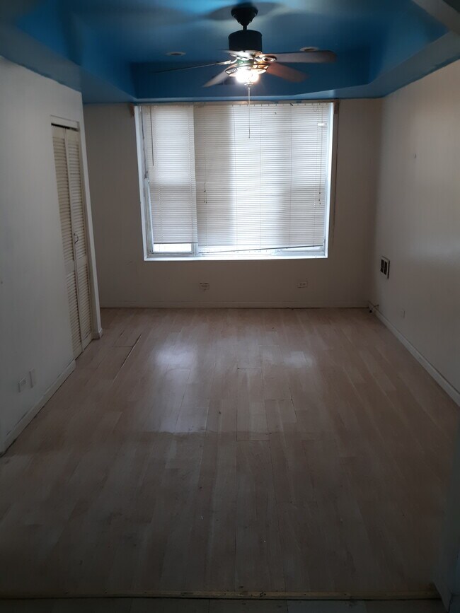 Building Photo - 2114 S Albany Ave