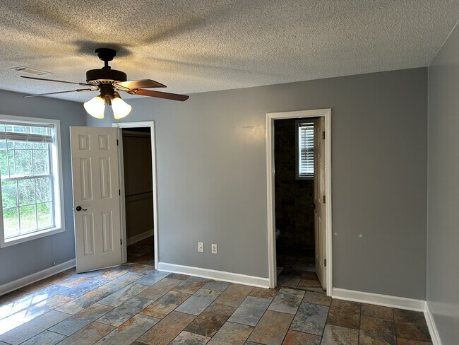 Foto del edificio - 3205 Turtle Creek Rd