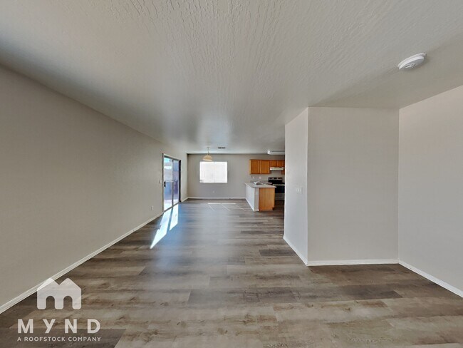 Building Photo - 6521 E Lush Vista View