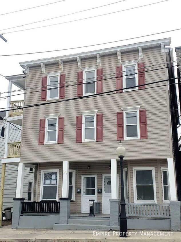 Primary Photo - 1st Floor: 1 Bedroom/ 1 Bathroom Apartment...