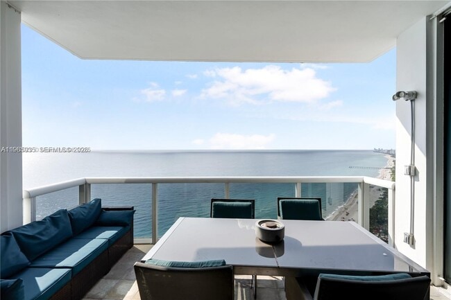 Building Photo - 18101 Collins Ave