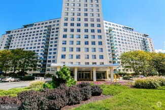 Building Photo - 10401 Grosvenor Pl