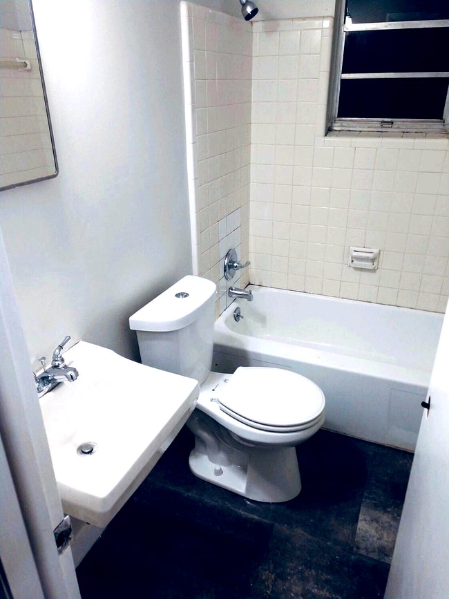 Building Photo - 3260 Harrison Rd