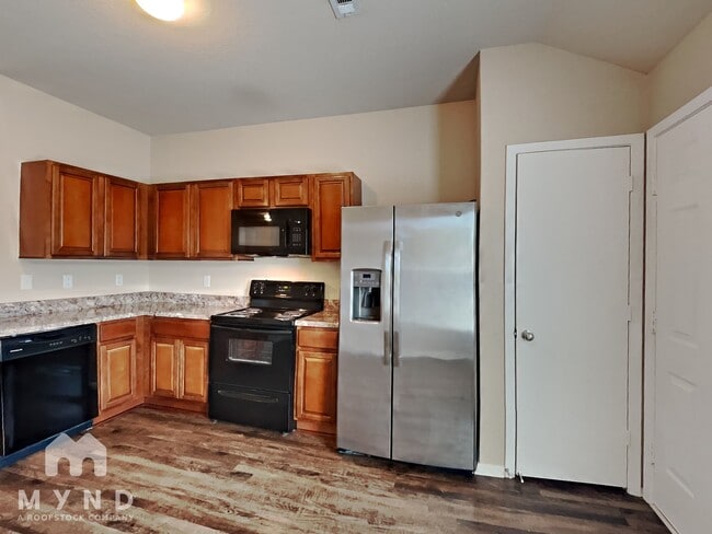 Building Photo - 7017 Pearl Vly Cv