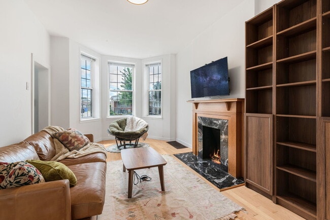 Foto del edificio - 512 W 37th St