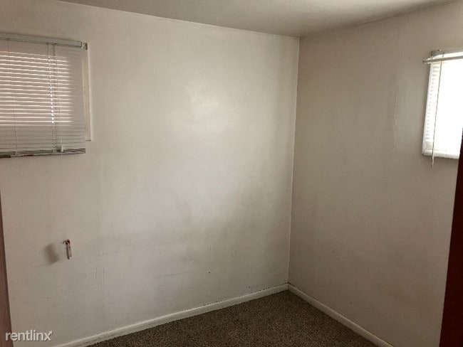 Building Photo - 1 br, 1 bath House - 1227 Ave. D 3 Unit 3