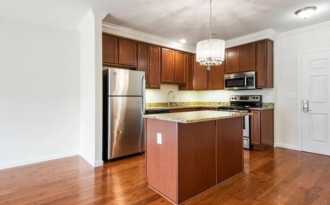 Building Photo - 48 Burling Ln