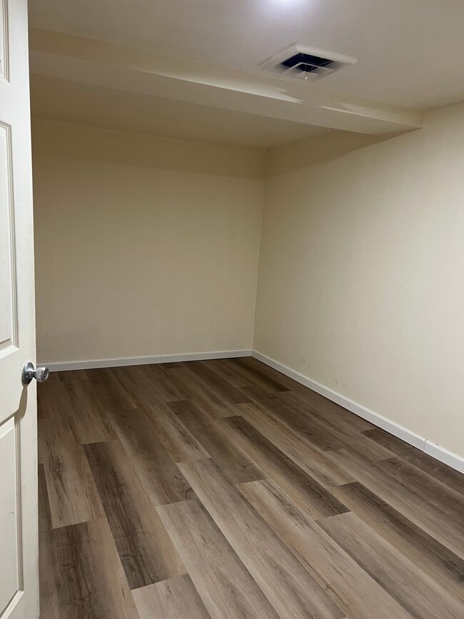 Building Photo - 12224 Beverly Blvd