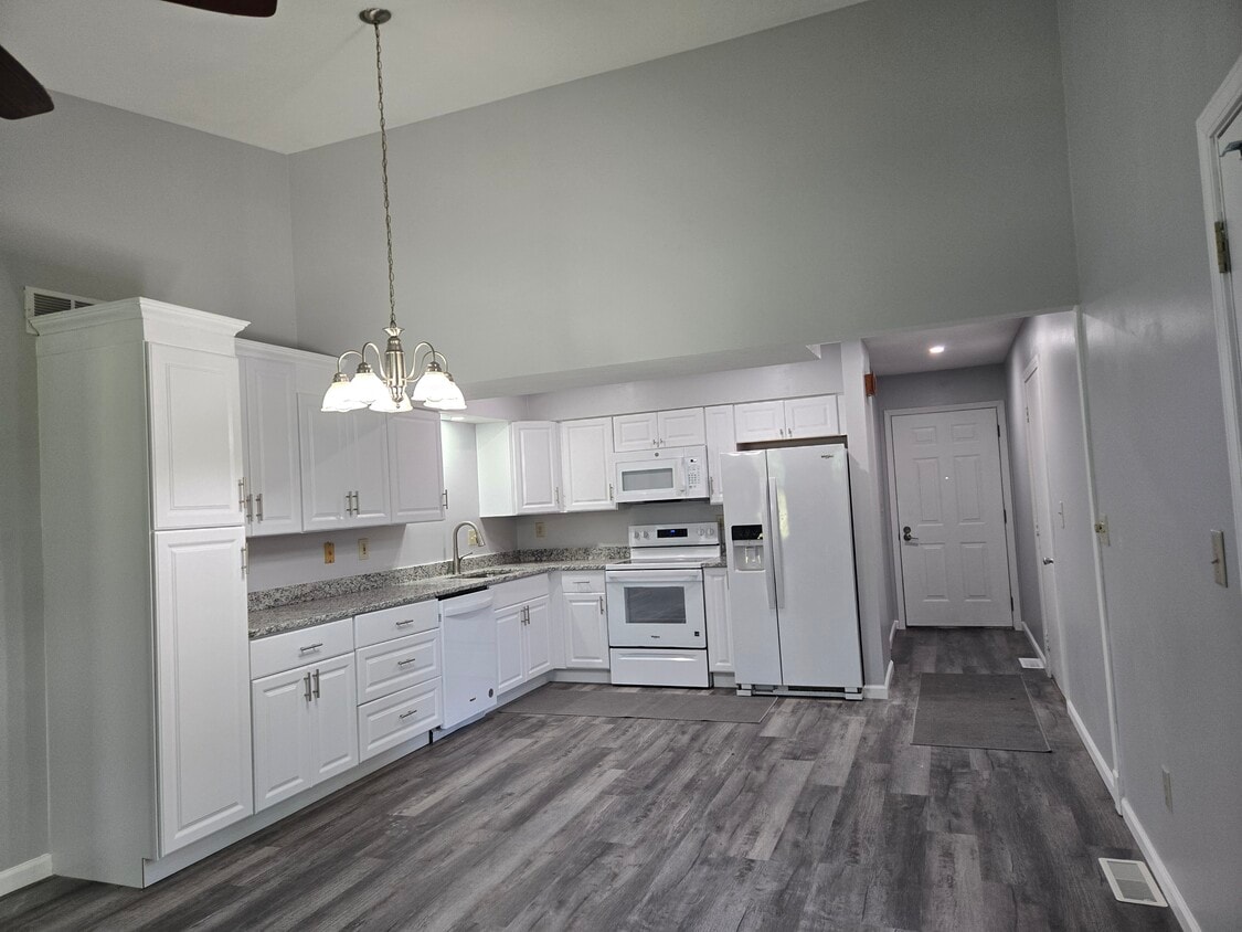 kitchen - 4932 Drayton Rd