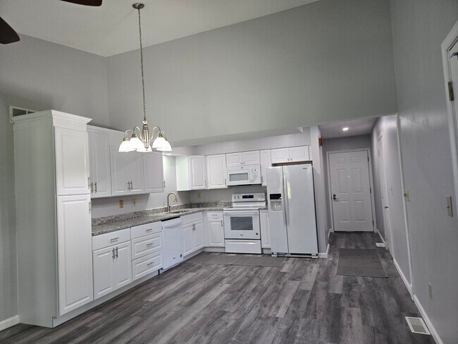 Building Photo - 4932 Drayton Rd
