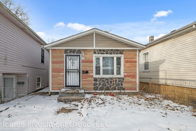 Building Photo - 5 br, 2 bath House - 11318 S. Carpenter St