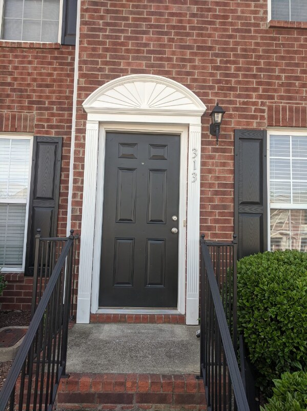 Foto del edificio - 313 Stewarts Landing Cir