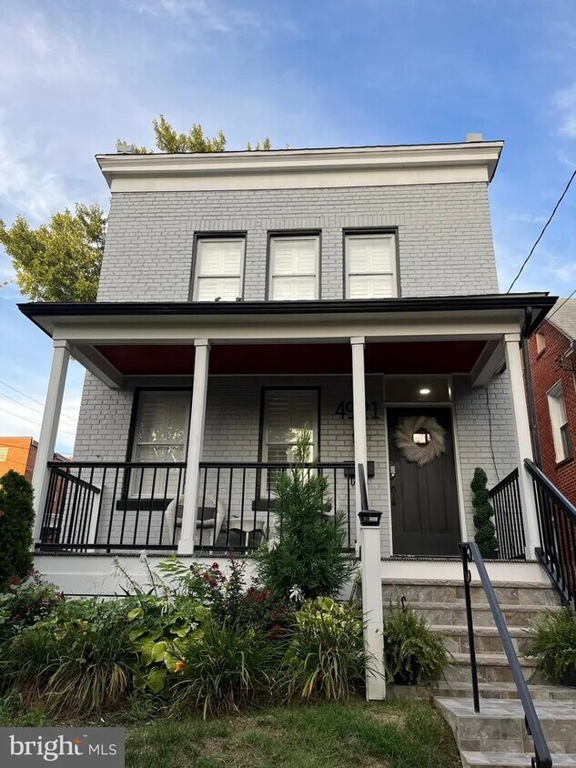 Foto principal - 4921 N Capitol St NE