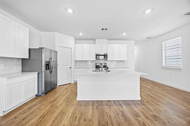 Building Photo - 28262 Meadowlark Sky Dr