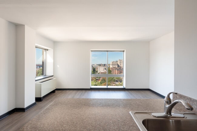 Interior Photo - MODA