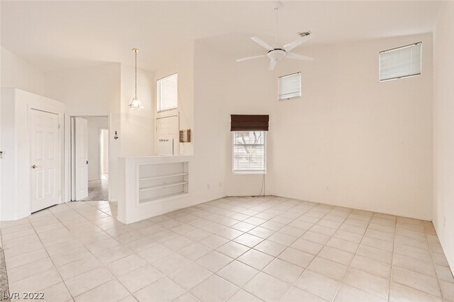 Foto del edificio - 1630 Azure Springs Ave