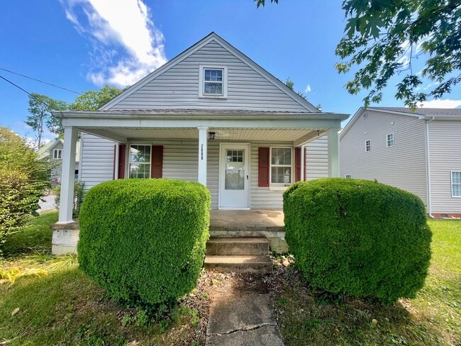 Cozy Bungalow Style Home - Cozy Bungalow Style Home