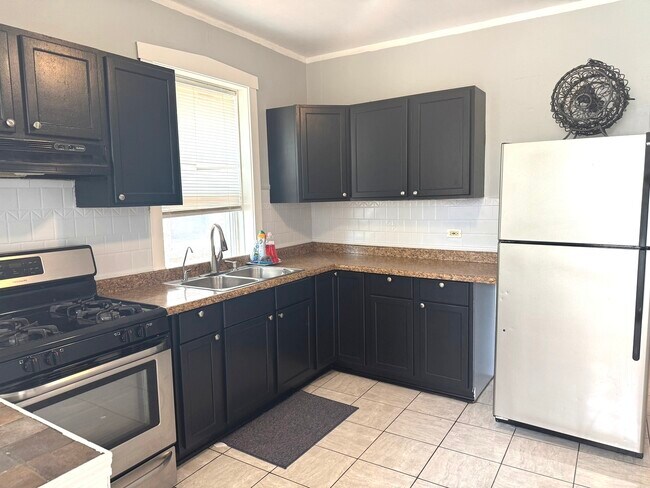 Foto del edificio - 4421 W Wrightwood Ave