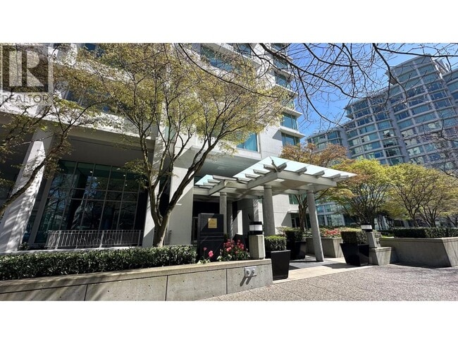 Building Photo - 1777-1777 Bayshore Dr.