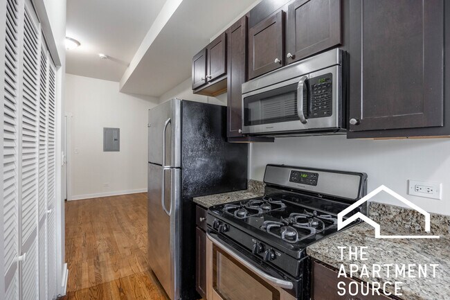 Foto del edificio - 2146 W Chicago Ave