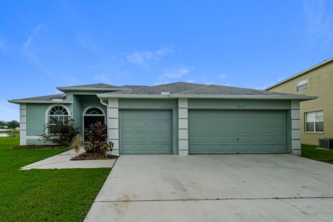 Building Photo - 1223 Alpine Lake Dr