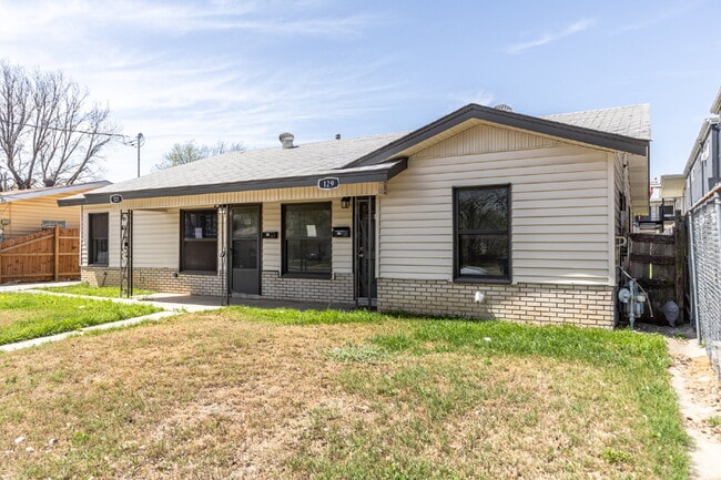 Building Photo - 129 Harald Ct