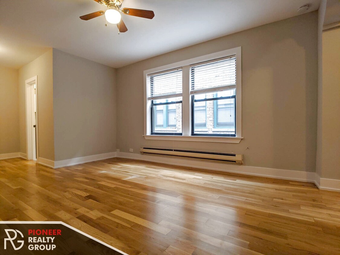 Foto principal - 429 W Roscoe St