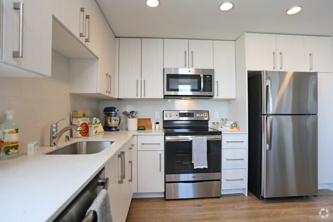 Interior Photo - The Danforth