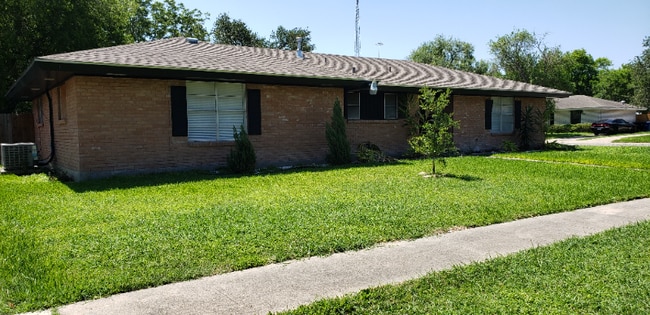 Foto del edificio - 4938 Trinity Dr