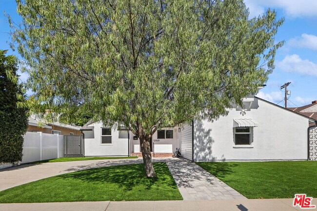 Foto del edificio - 12849 Tiara St